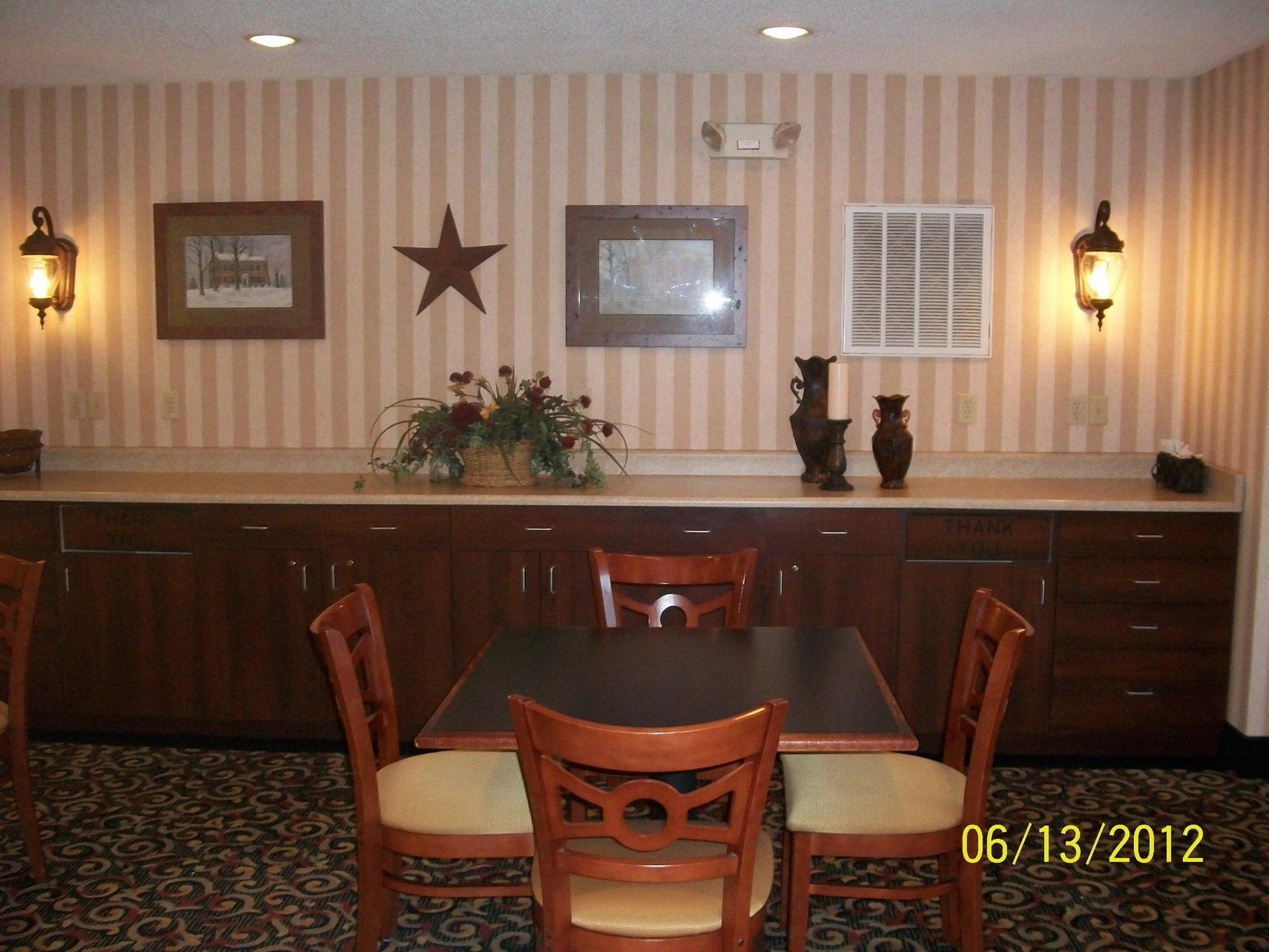 Quality Inn & Suites Prestonsburg Next To Mountain Arts Center Exterior foto