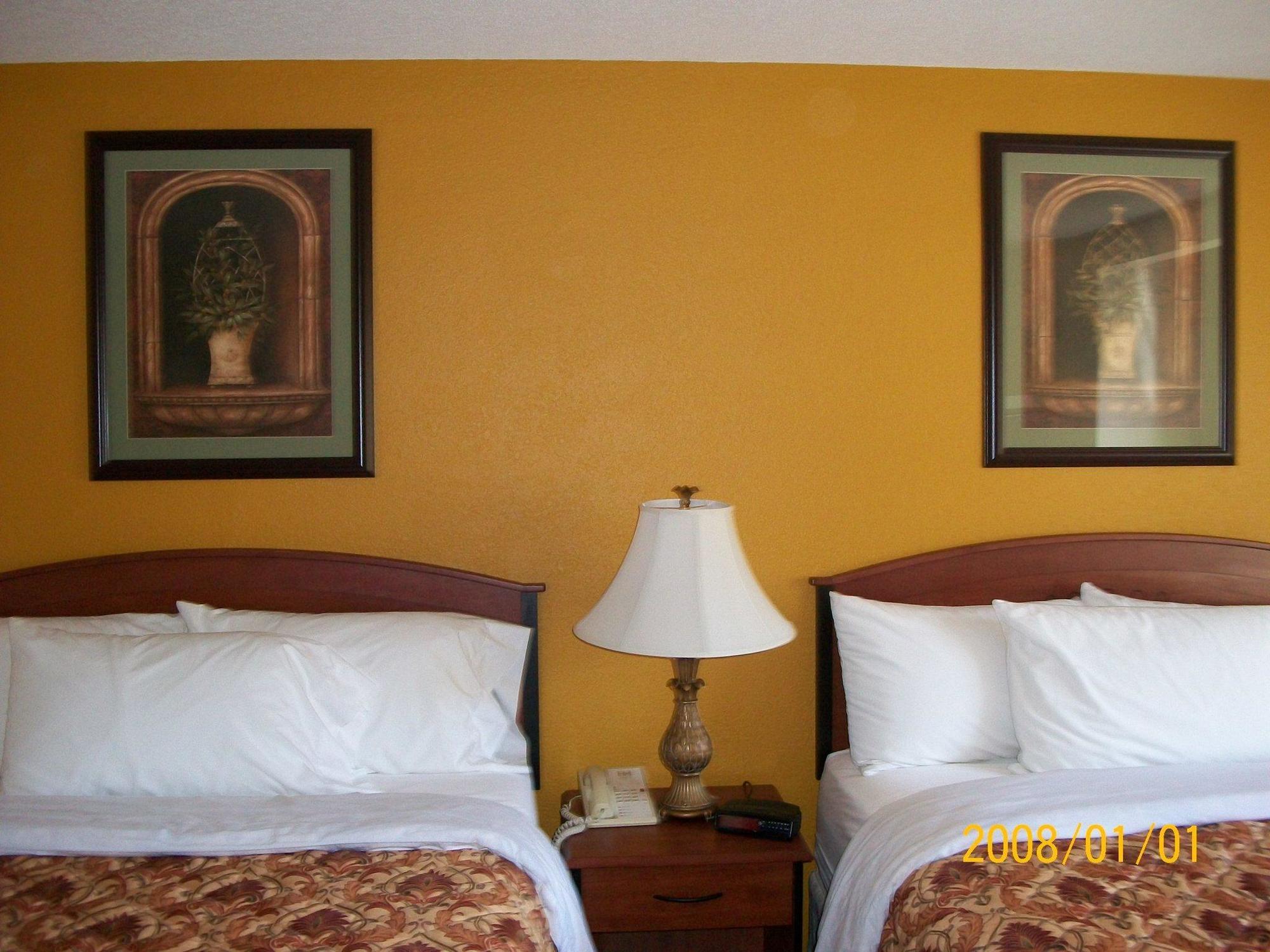 Quality Inn & Suites Prestonsburg Next To Mountain Arts Center Exterior foto
